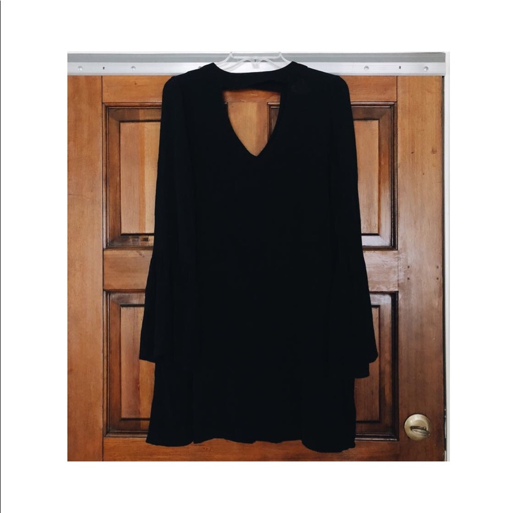 Long Sleeve Key Hole Dress